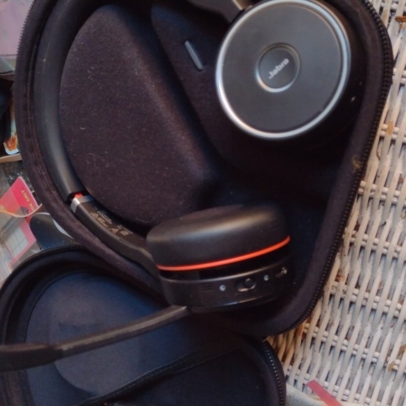 W44L GN Jabra Black Wireless Headset with Case NWOT - Picture 2 of 3
